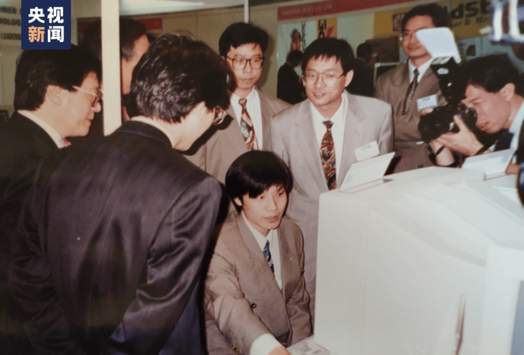雷军做客央视新闻