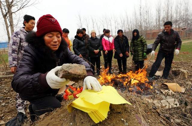 “寒衣要祭祖，什么时间好”，什么时间去上坟好，要注意些什么？